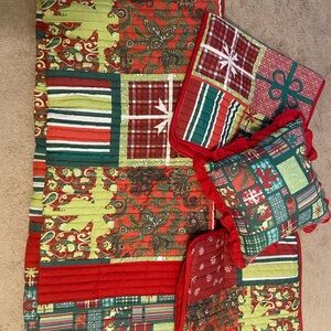Festive Patchwork Holiday Quilt Set - Red and Green